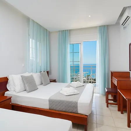 Smaragdi Hotel 2*